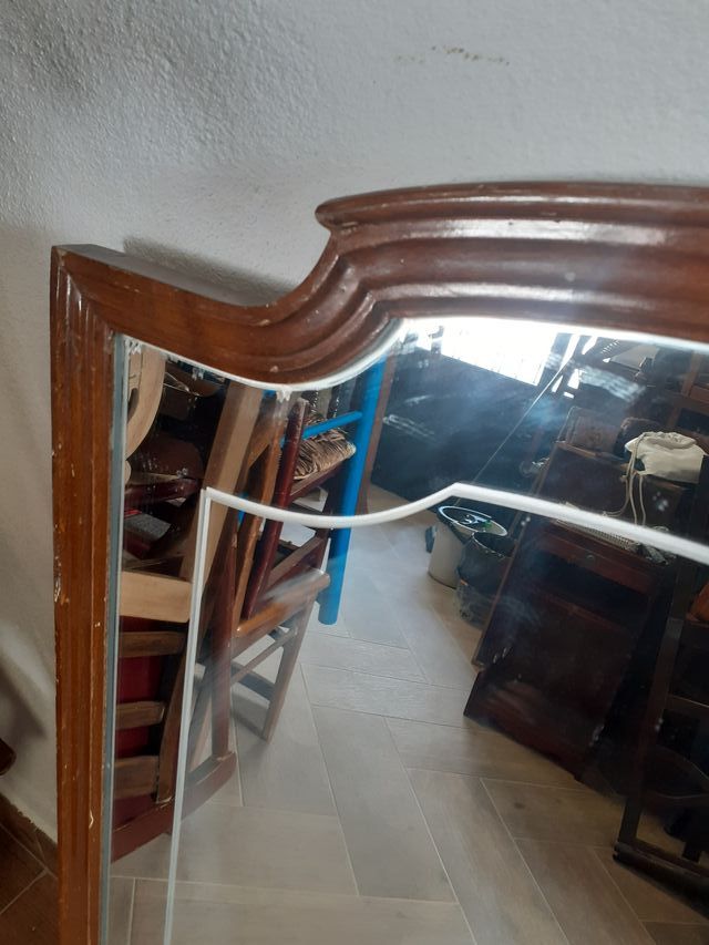 Espejo antiguo de estilo isabelino biselado bonito