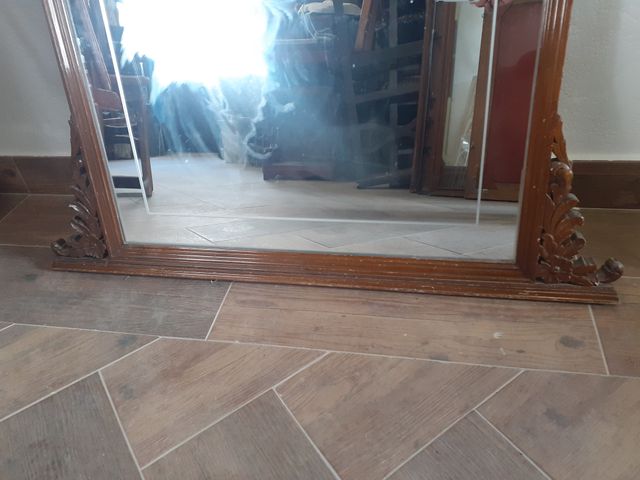 Espejo antiguo de estilo isabelino biselado bonito