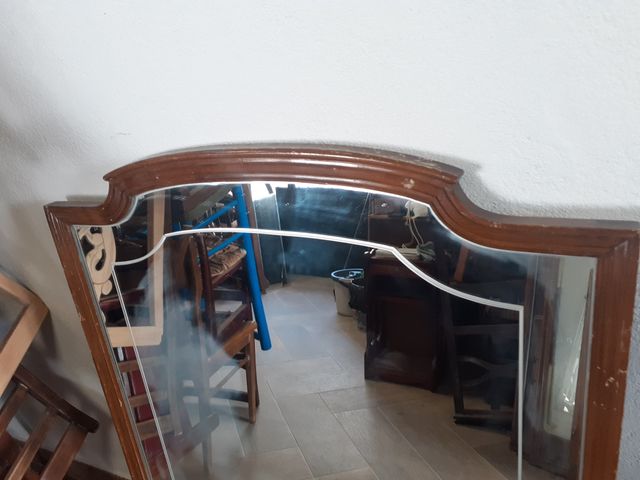 Espejo antiguo de estilo isabelino biselado bonito