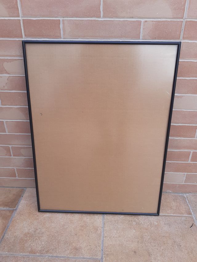 Struttura in metallo, perfette condizioni, come nuova.