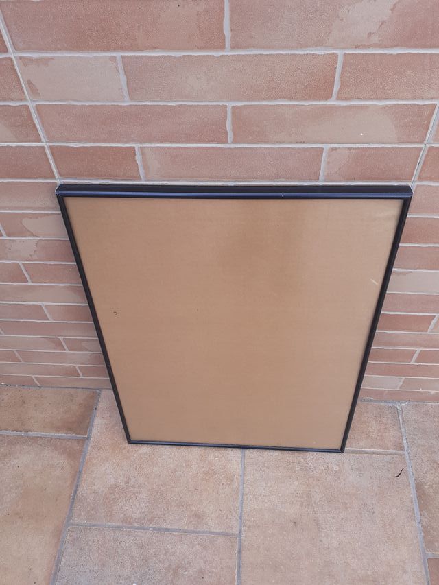 Struttura in metallo, perfette condizioni, come nuova.