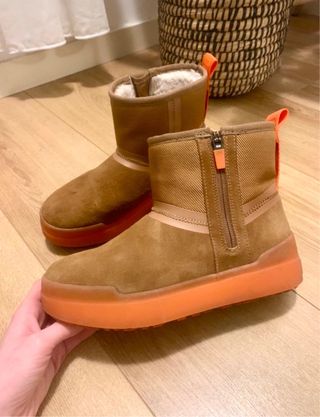 UGG plataforma naranja 38