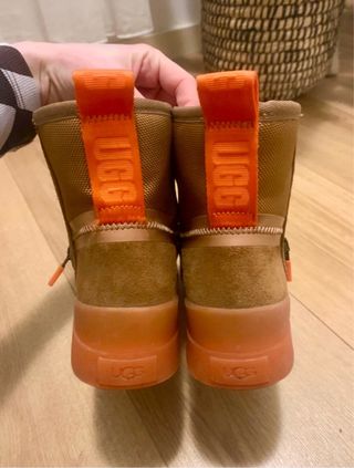 UGG plataforma naranja 38