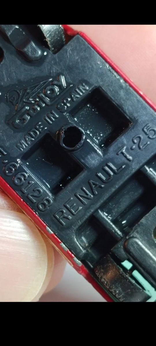 *RENAULT 25 GUILOY 1/64