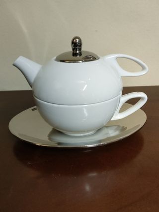Teiera con tazza 