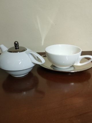 Teiera con tazza 