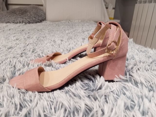 SANDALI CON TACCO T:38