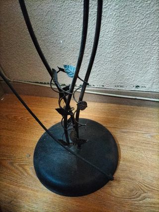 Lampara de pie de forja