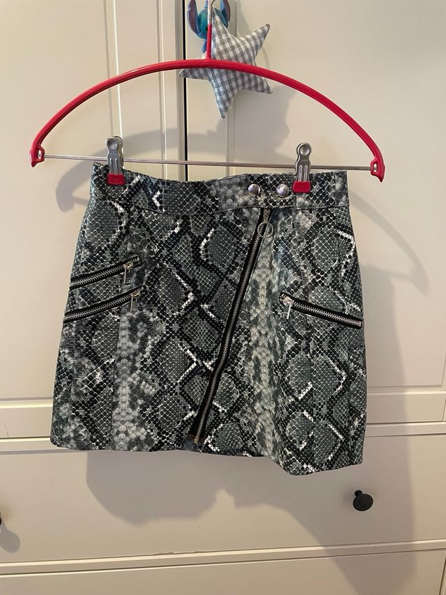 Mini falda animal print del Bershka