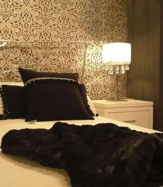 Manta para sofá negra.