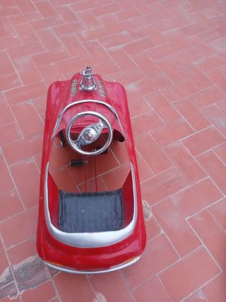 Cochecito de bomberos a pedales