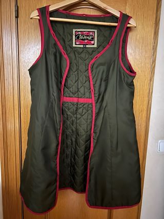 Caramelo. Gabardina desmontable T40