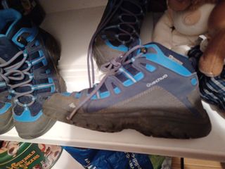 Botas montaña y nieve niño