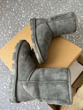 UGG gris