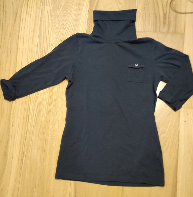 Camiseta cuello alto gris marengo