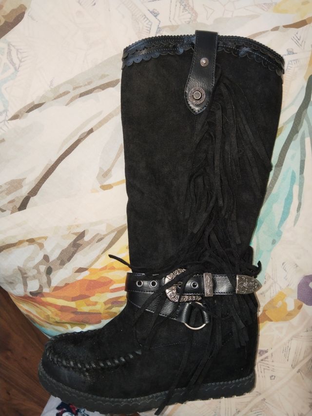 Botas con flecos
