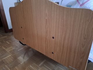 Cama articulada con elevador