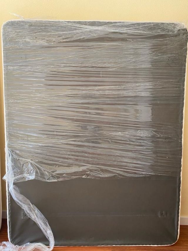 Se vende base tapizada