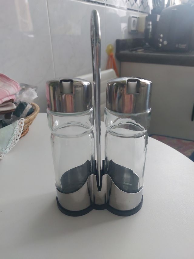 Vinagrera y aceitera