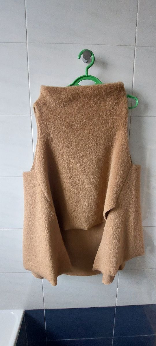 Maglia poncho donna.