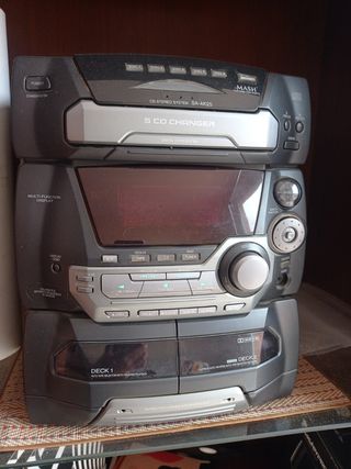 Mini cadena y 2 altavoces