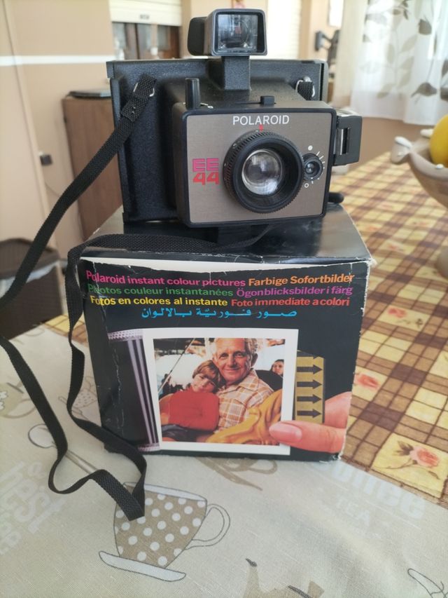 Polaroid EE44