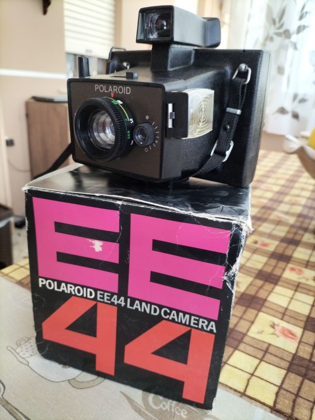 Polaroid EE44