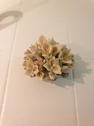 Cestino fiori in Capodimonte