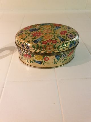 Scatola vintage in latta