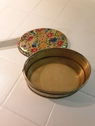 Scatola vintage in latta