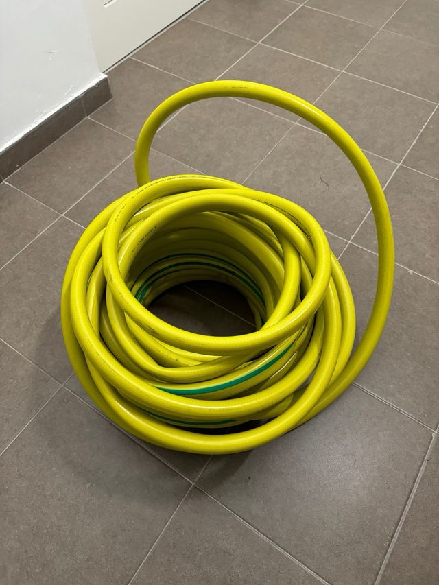 Manguera jardin + accesorios (A estrenar)