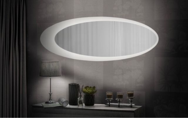 specchio ovale retroilluminato di design nuovo