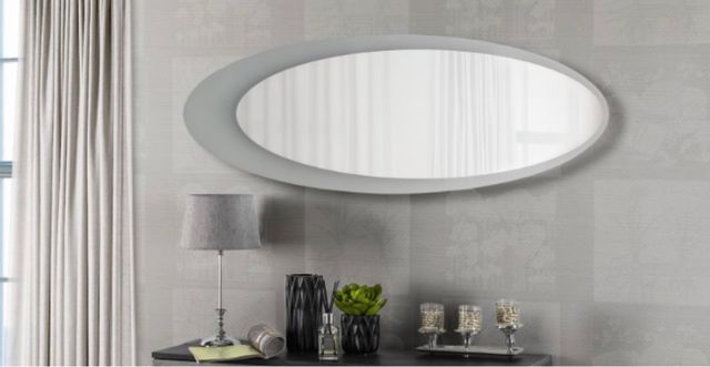 specchio ovale retroilluminato di design nuovo