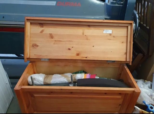 Baúl de pino macizo