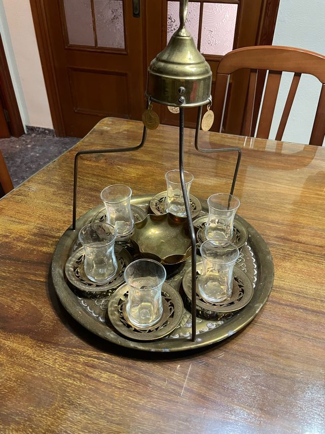 Juego de te arabe con bandeja de bronce