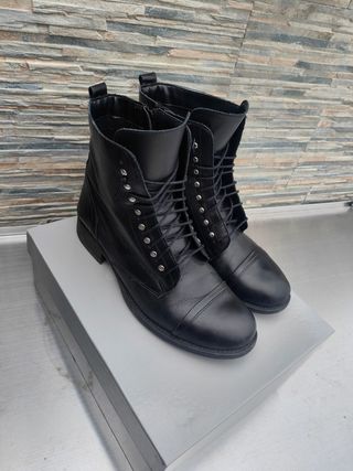 Stivaletti / anfibi 41