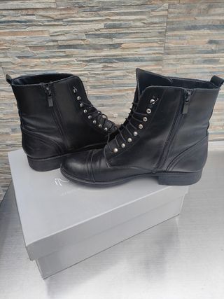 Stivaletti / anfibi 41