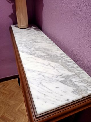 Recibidor antiguo madera y marmol