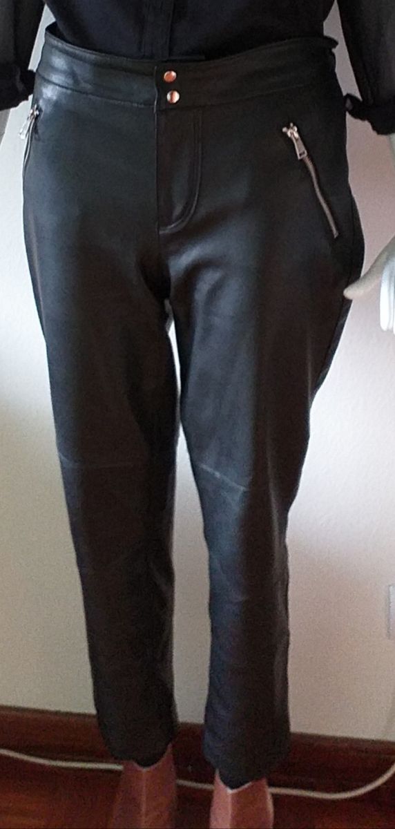 Pantalón efecto piel Zara