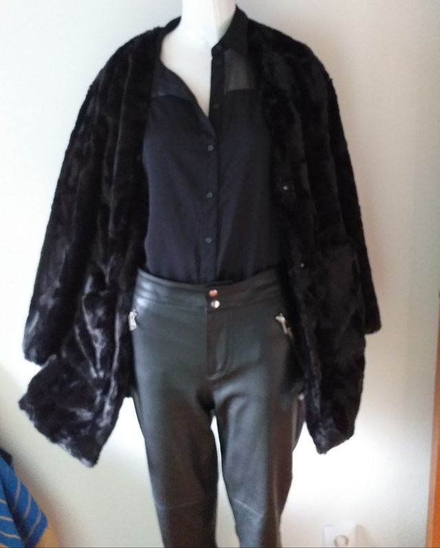 Pantalón efecto piel Zara