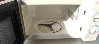 MICROONDAS BLANCO ORBEGOZO