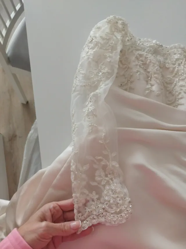 Vestido novia Pronovias, color marfil. Modelo Rubí