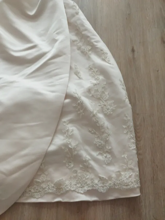 Vestido novia Pronovias, color marfil. Modelo Rubí