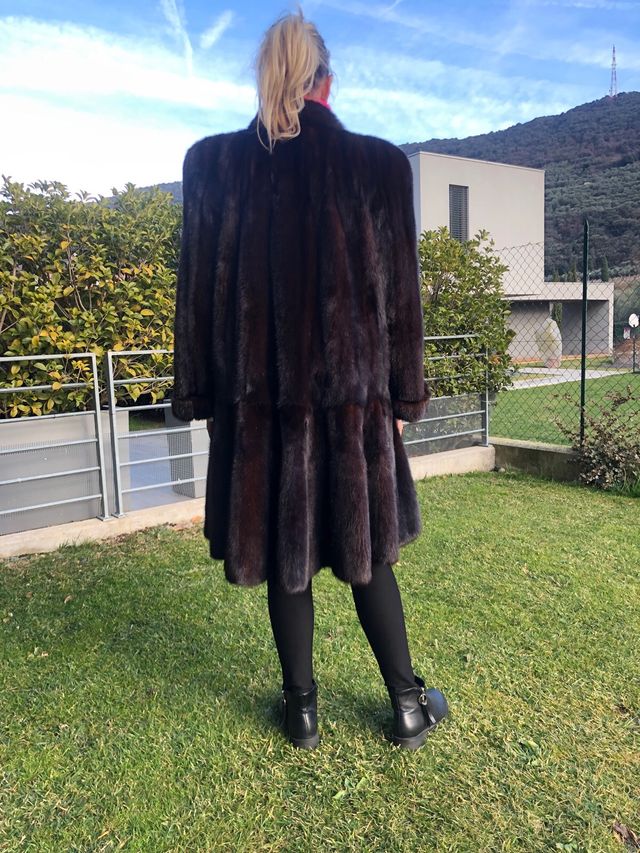 pelliccia lunga modello svasato