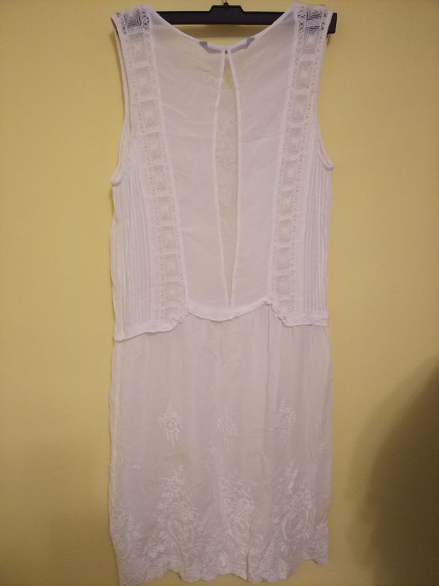 Vestido de color blanco talla S de Zara Estilo ibi