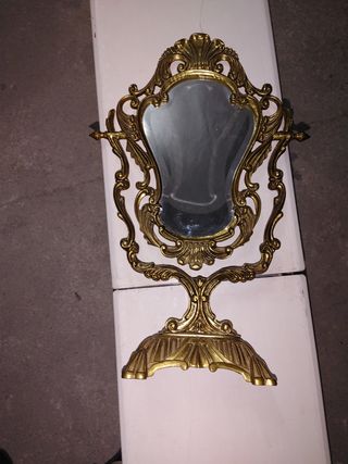 Espejo tocador de bronce de comodín