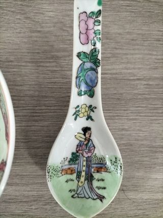 Cuenco porcelana china pintado a mano sellado