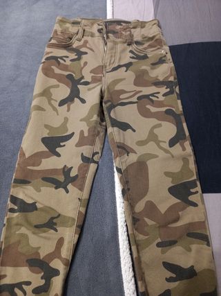 Pantalón militar Bershka 