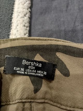 Pantalón militar Bershka 