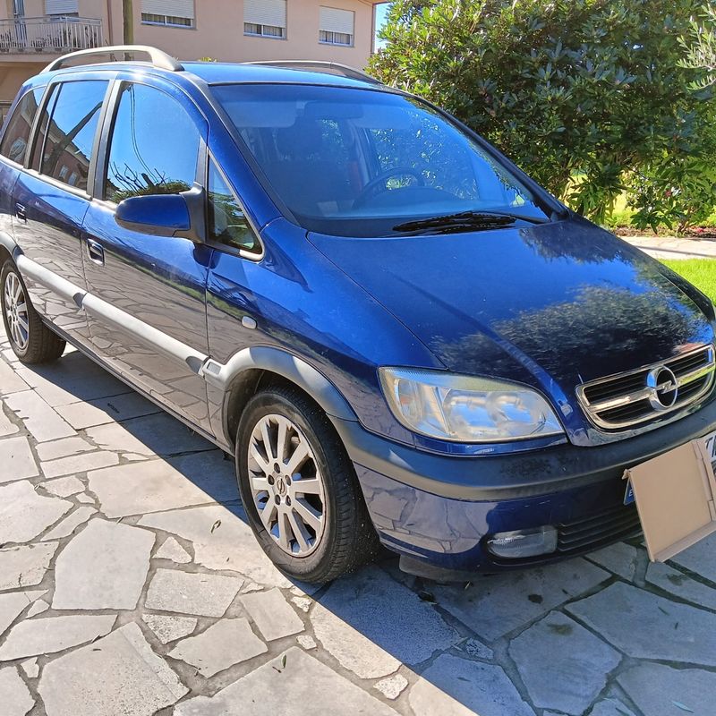 Opel Zafira 2004 - foto 1